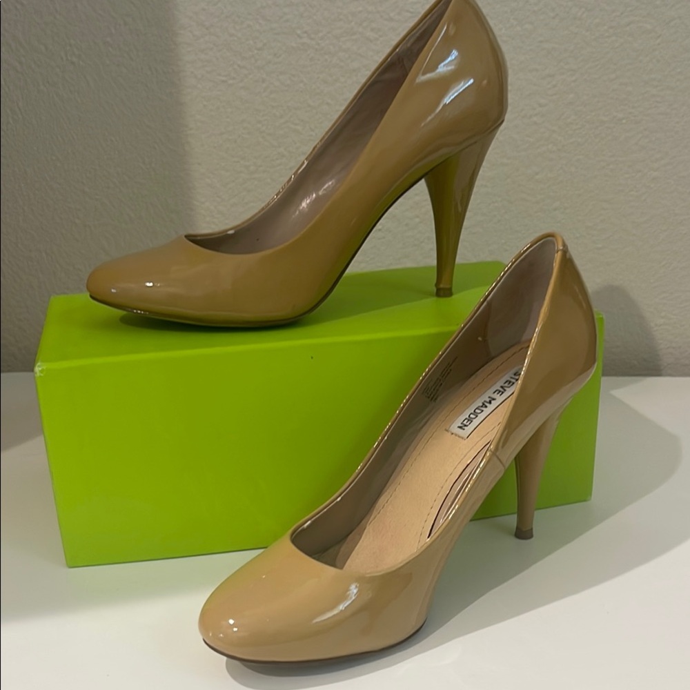 Steve Madden Glossy Beige Heels